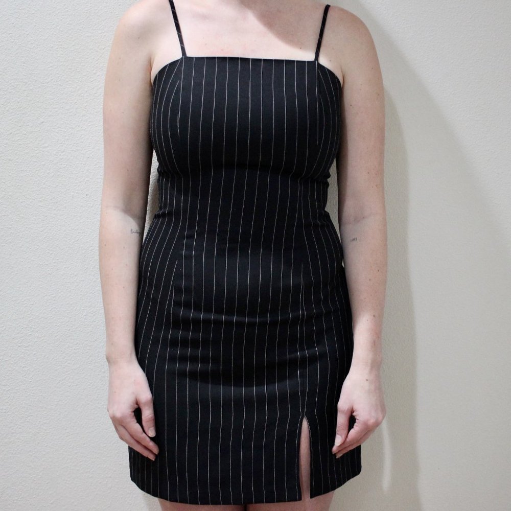 Alyn Paige black pinstripe dress size 5/6 - Picture 5 of 11